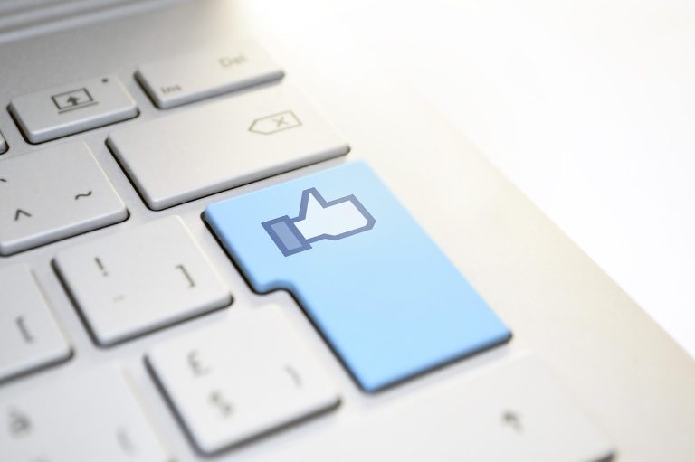 ce inseamna follow pe facebook