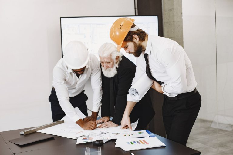 Ce curs de Project Management este potrivit pentru managerii care coordoneaza proiecte complexe?