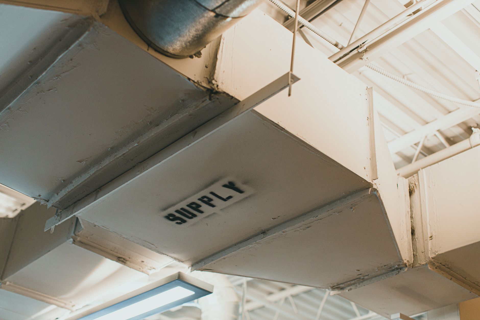 Cum aleg panouri sandwich tip ALP pentru instalatii de ventilatie?