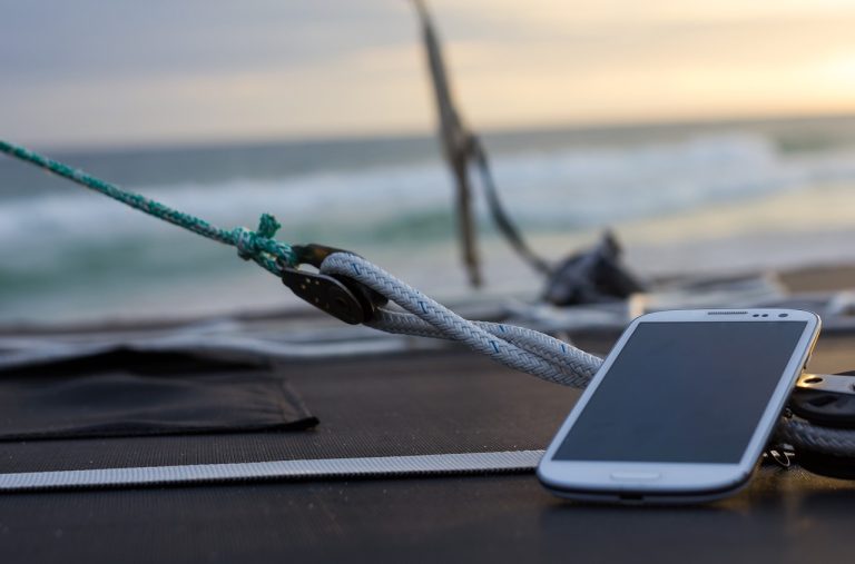 mi sa innegrit ecranul la telefon samsung