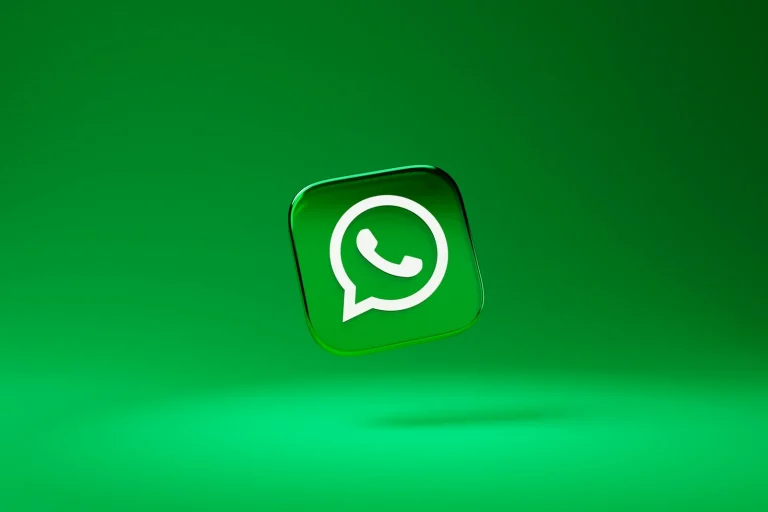 Ce inseamna invitati pe WhatsApp